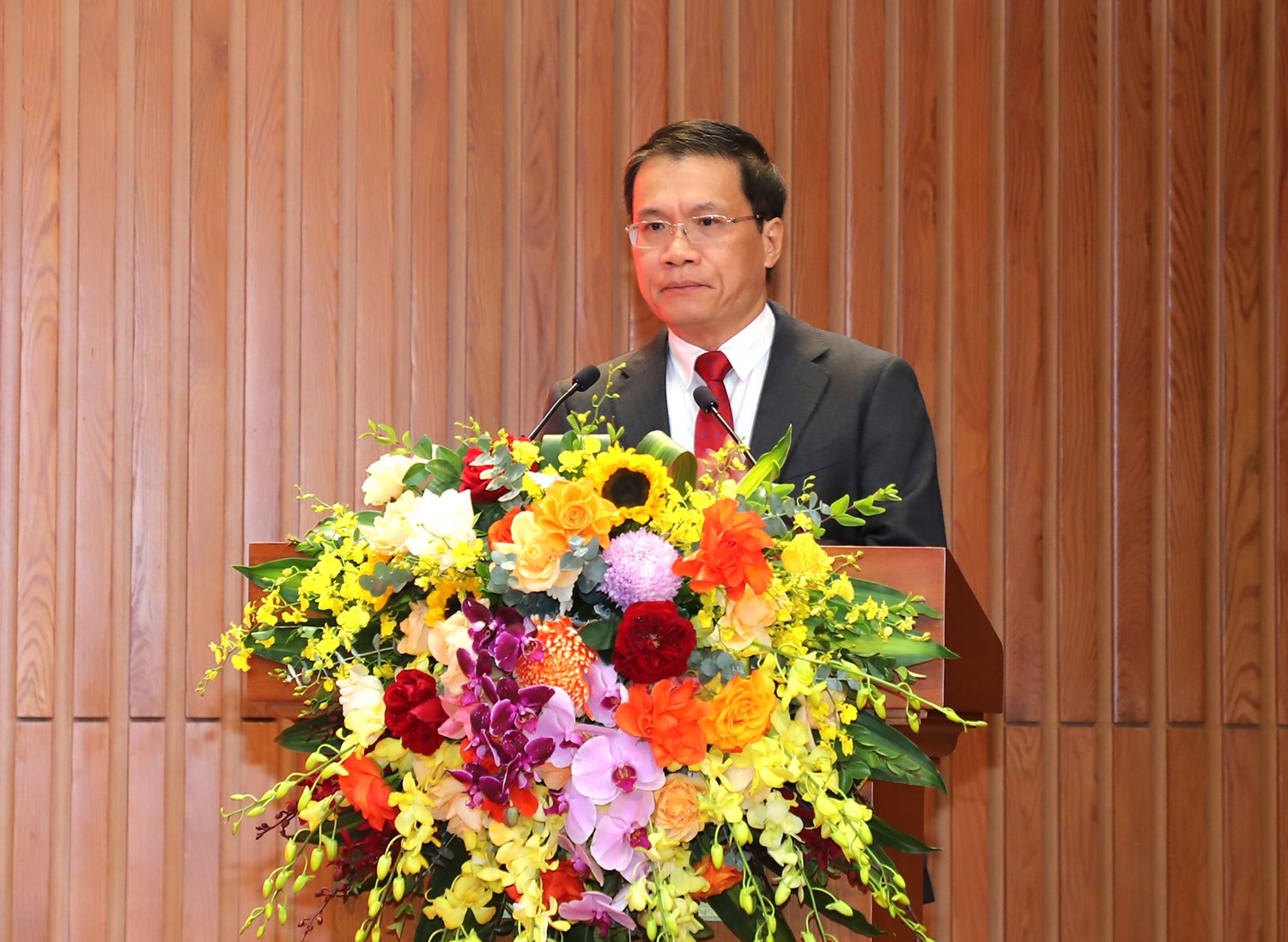 Đồng chí Phạm Bảo Lâm - Ủy viên BCH Đảng bộ Khối DNTW, Bí thư Đảng ủy, Chủ tịch HĐQT BHTGVN khai mạc